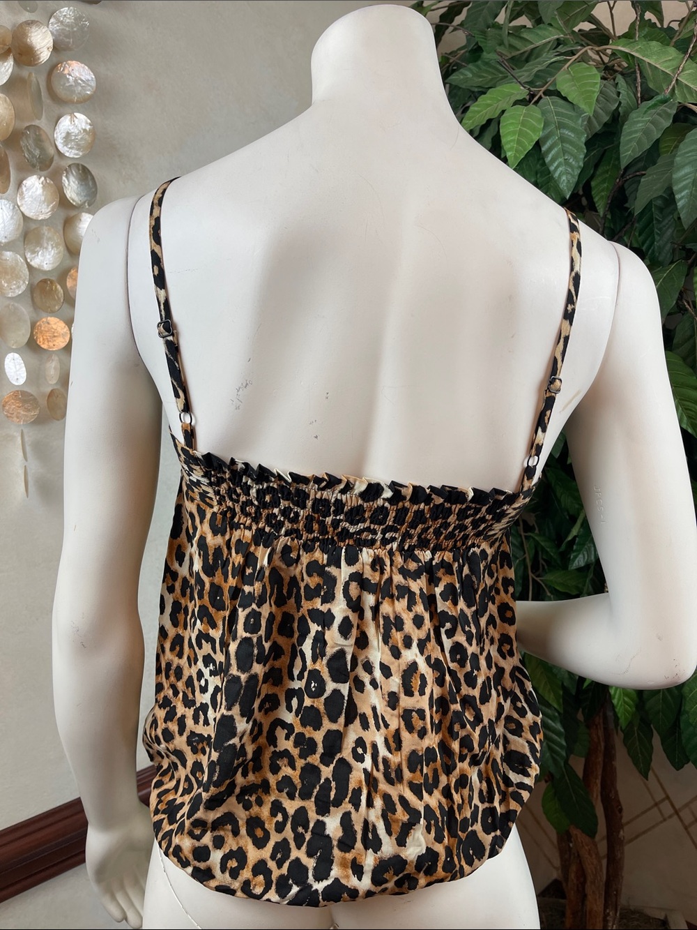 EXPRESS LEOPARD PRINT PLEAT DETAIL TOP - Picture 4 of 11